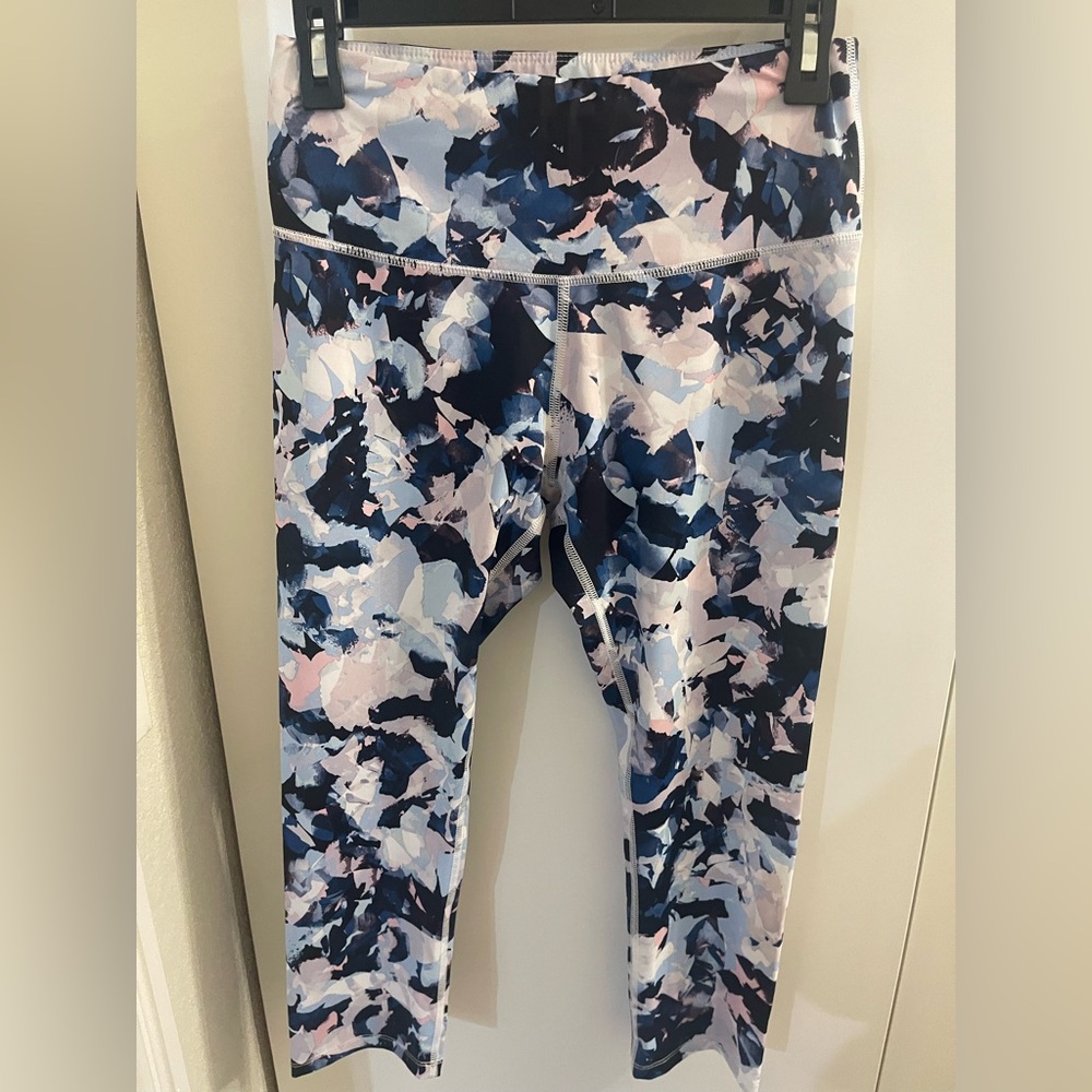 Apana Leggings with Blue and Pink Abstract Print